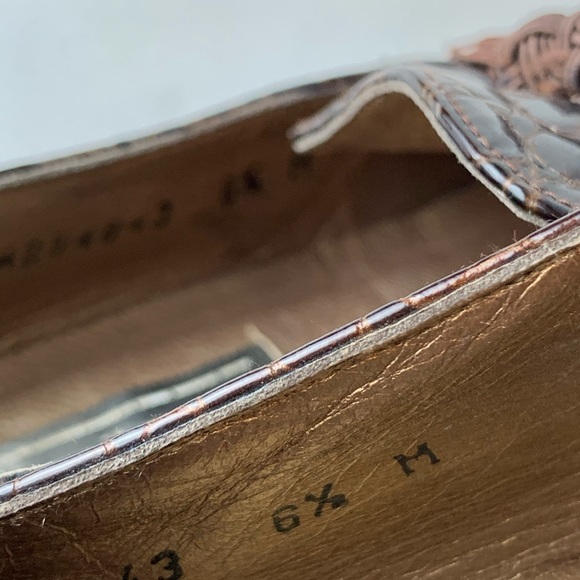 Stuart Weitzman Brown Crocodile Print Loafer 6.5M - Picture 7 of 8